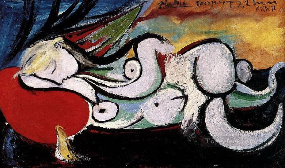 Nude lying on a red cushion Marie Therese Walter 1932 cubism Pablo Picasso Oil Paintings